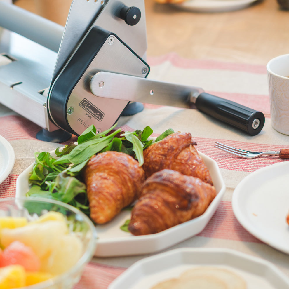 KNEADER RS101 — Compact Manual Dough Sheeter