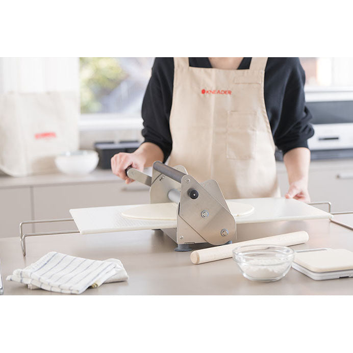 KNEADER RS101 — Compact Manual Dough Sheeter