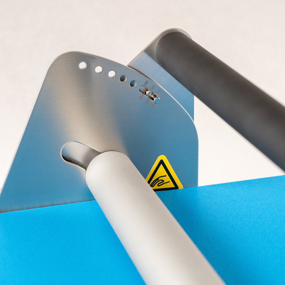 KNEADER RS101 — Compact Manual Dough Sheeter