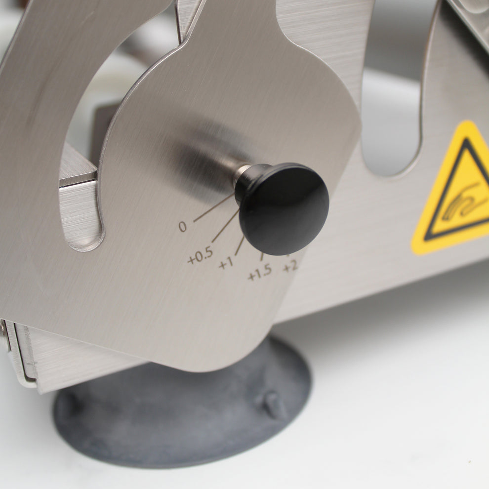 KNEADER RS201 — Folding Manual Dough Sheeter