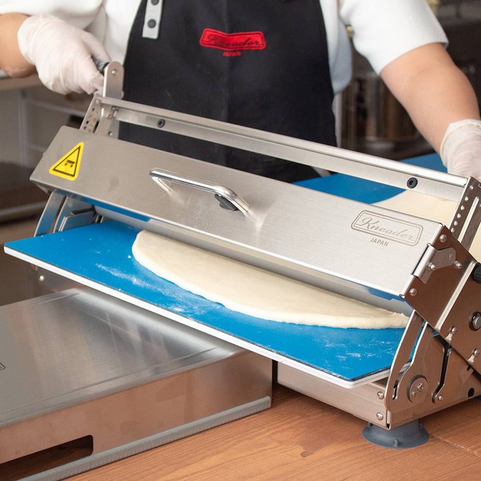 KNEADER RS301 — Large Folding Manual Dough Sheeter