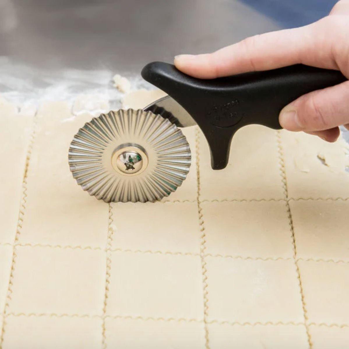ATECO S/S Fluted Pastry Wheel Cutter